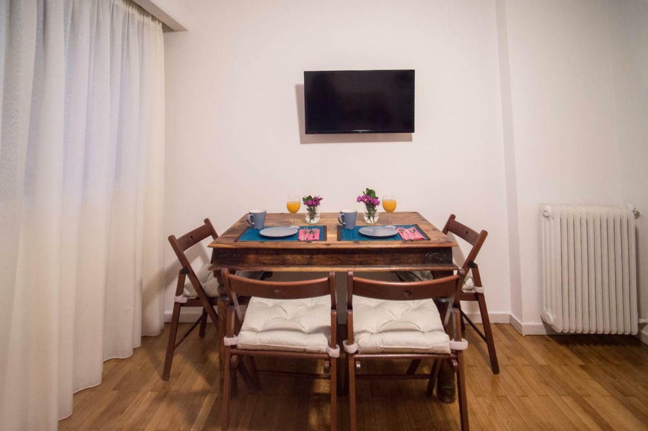 Ferienwohnung Oro'S Stylish Kolonaki Flats Next To Metro & Museums Athen Exterior foto